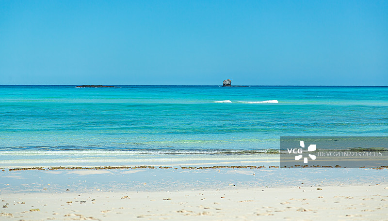 无尽的蓝色 – 从诺西伊朗贾岛俯瞰海洋的景色图片素材