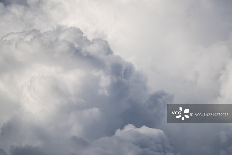 天空中柔和而阴郁的云层图片素材