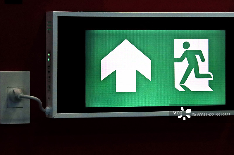 火灾紧急出口标志图片素材