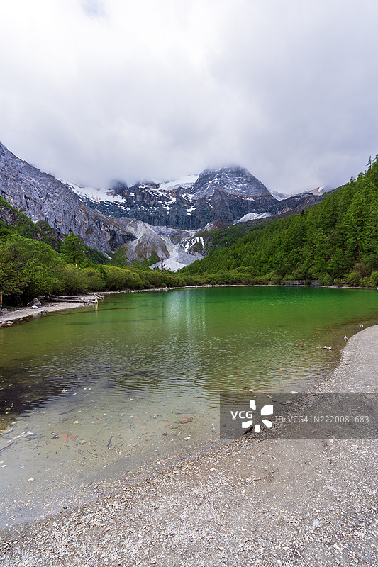 中国卓玛拉湖图片素材