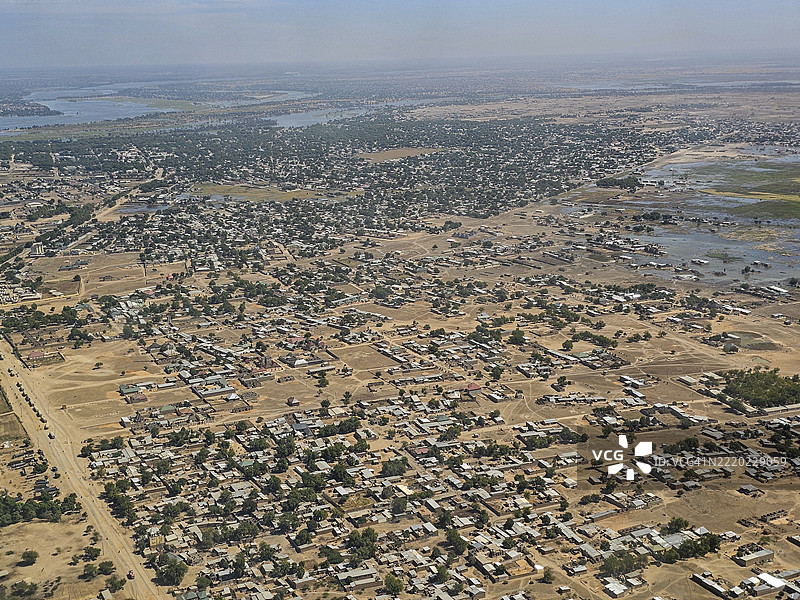 乍得首都恩贾梅纳及乍得河的航拍图图片素材