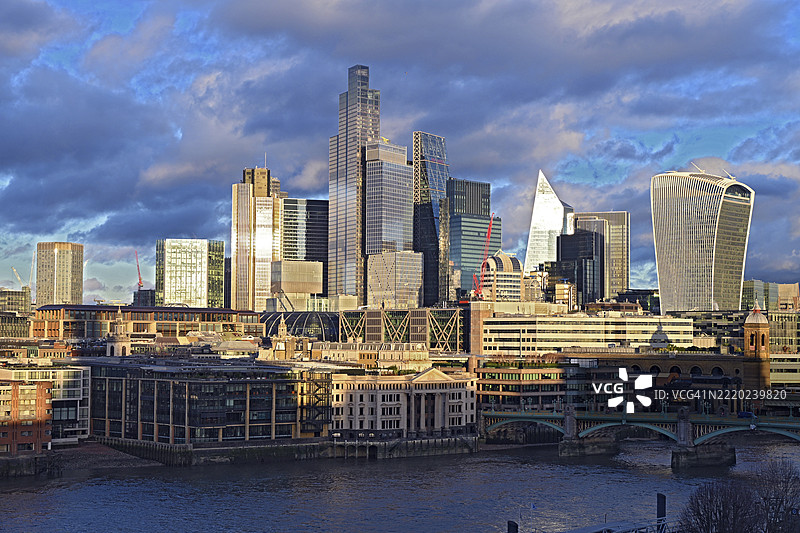 伦敦市日落时分，英格兰，联合王国图片素材