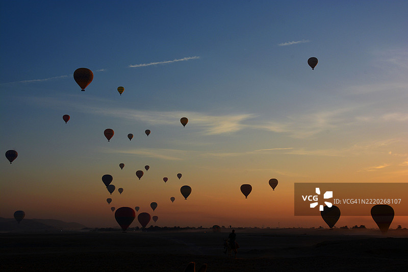 埃及日出热气球图片素材