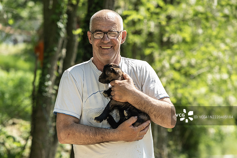 我们爱我们的宝宝山羊图片素材