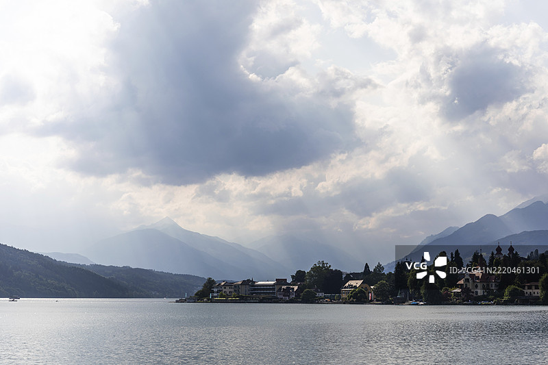 阴郁的心情，米尔施塔特湖，克恩顿州，奥地利，欧洲图片素材