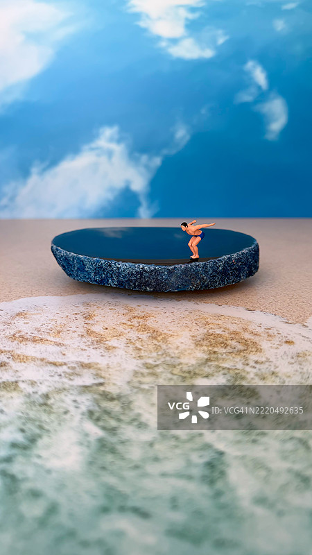 海滩上的小潜水员图片素材