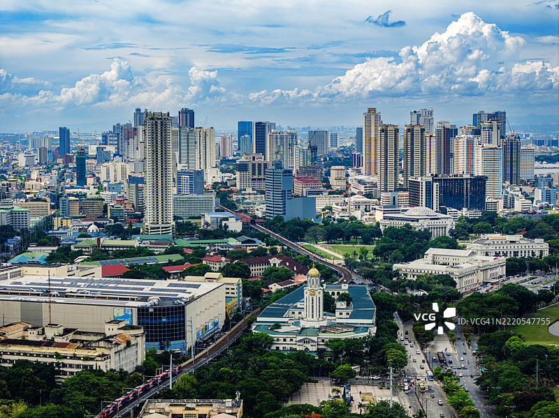 马尼拉标志性天际线和城市景观的全景视图图片素材