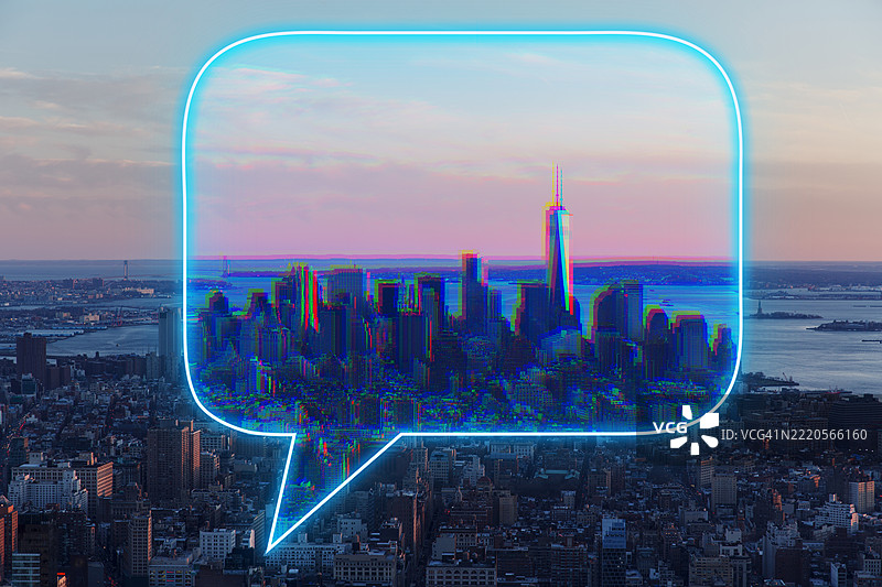 曼哈顿上空的光线条语音气泡，带有数字效果图片素材