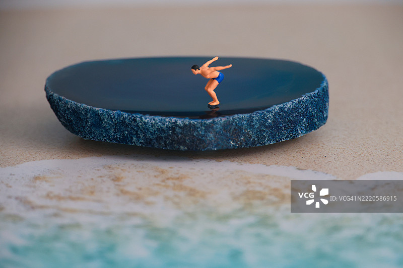 海滩上的小潜水员图片素材