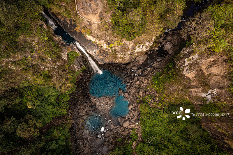 墨西哥希科的瀑布鸟瞰图图片素材