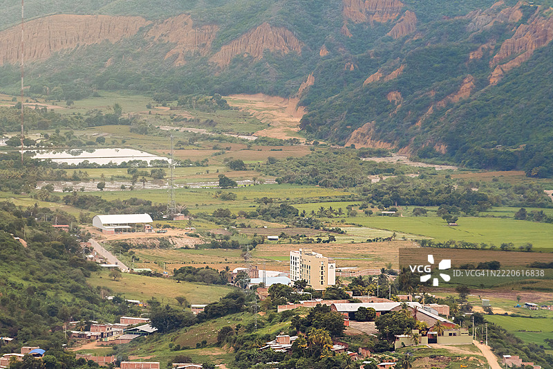 高角度俯瞰城镇景观图片素材
