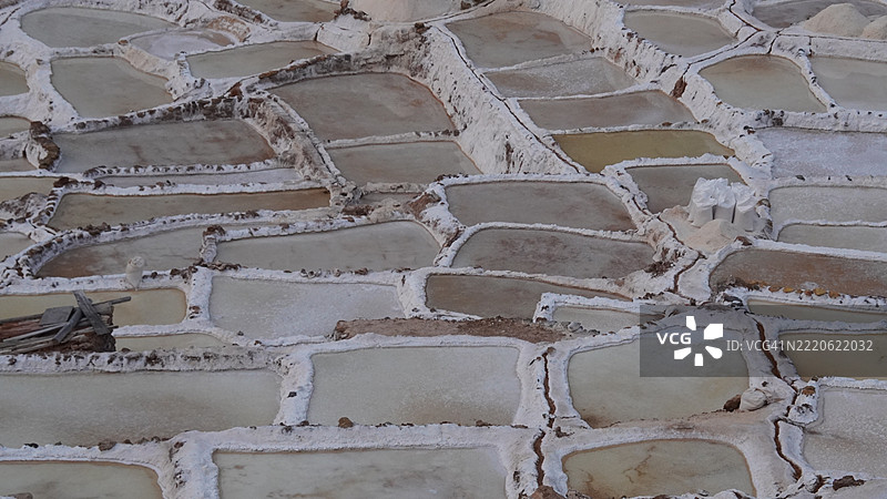 秘鲁马拉斯盐矿的盐湖图片素材