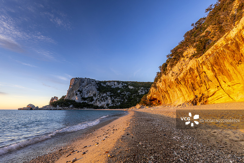 卡拉卢纳海滩，撒丁岛东海岸，努奥罗省，奥利亚斯特拉，意大利图片素材