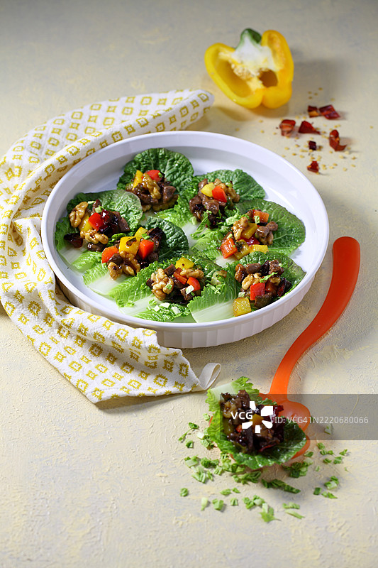 红椒牛肉春卷皮图片素材