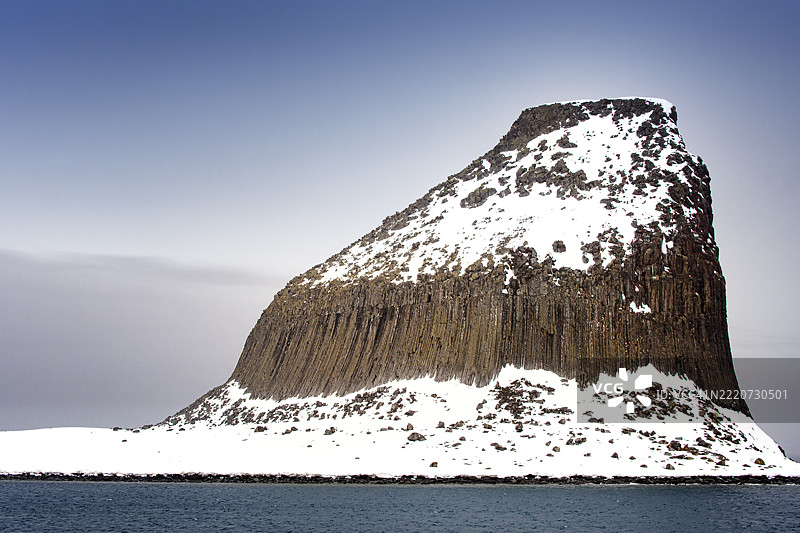 爱丁堡岩石，南极洲的一座雪覆盖的火山丘图片素材