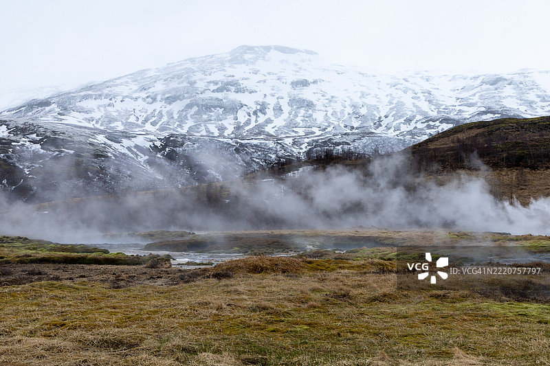 雪山与天空的美丽景色图片素材