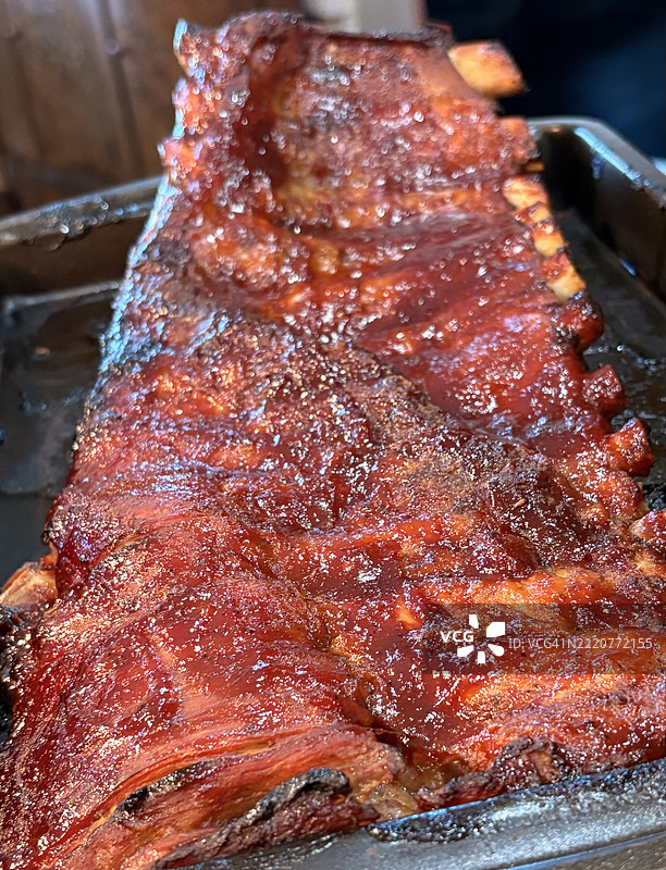 圣路易斯风味烧烤猪肋排，印第安纳州诺布尔斯维尔，美国图片素材