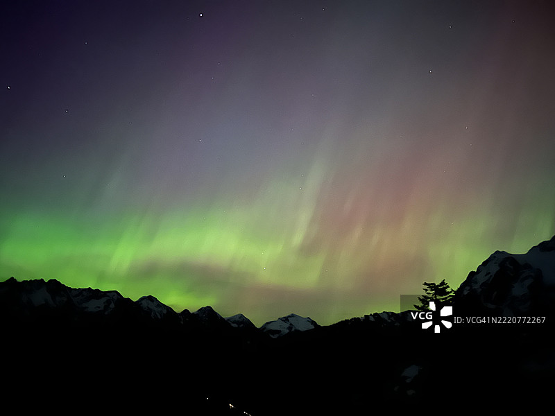 夜空下华盛顿州的山脉剪影美景， 美国图片素材