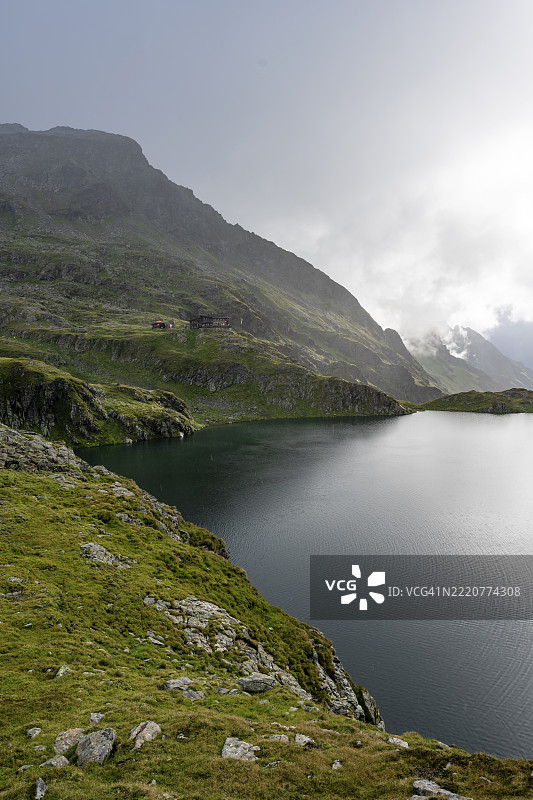 瓦根尼茨湖的山地风景，维也纳高路，肖伯尔山脉，高塔恩国家公园，克恩顿州，奥地利，欧洲图片素材