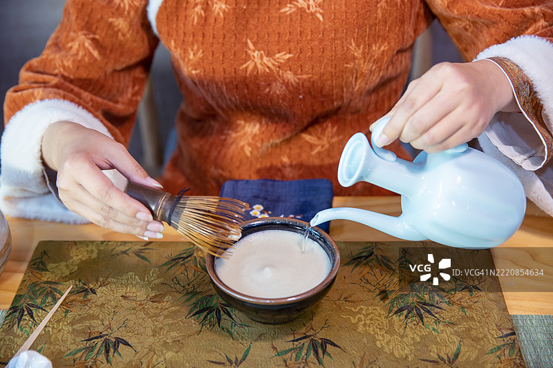 ‘点茶’: 宋代茶艺的艺术图片素材