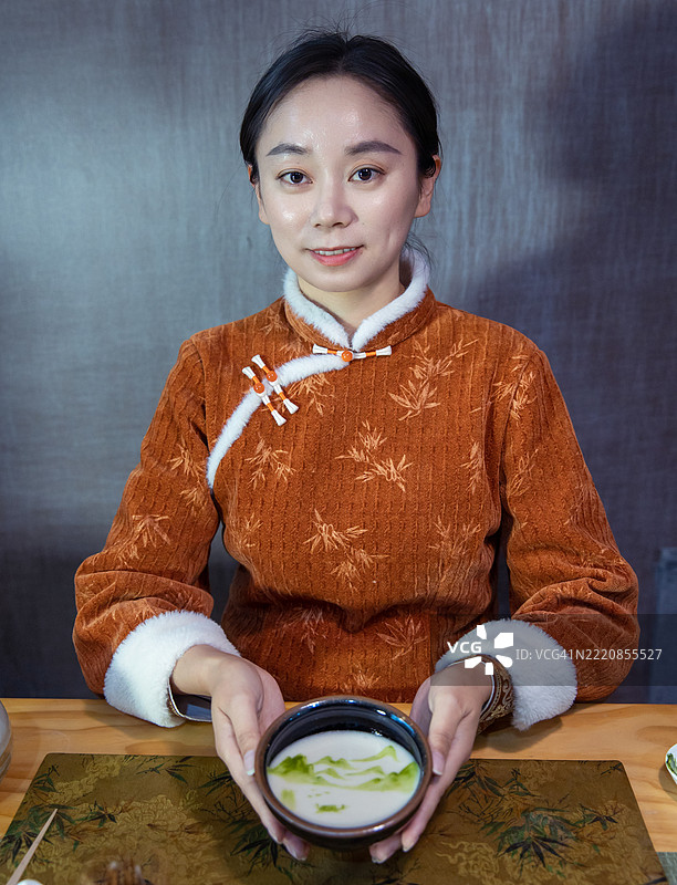 ‘点茶’: 宋代茶艺的艺术图片素材