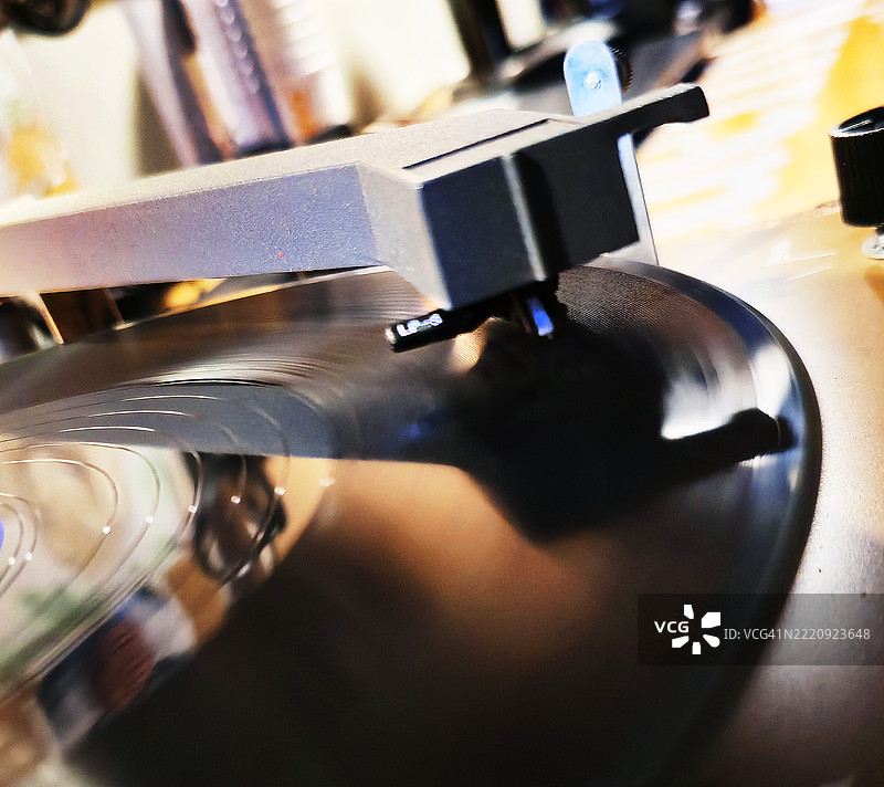 旋转的78转黑胶唱片图片素材