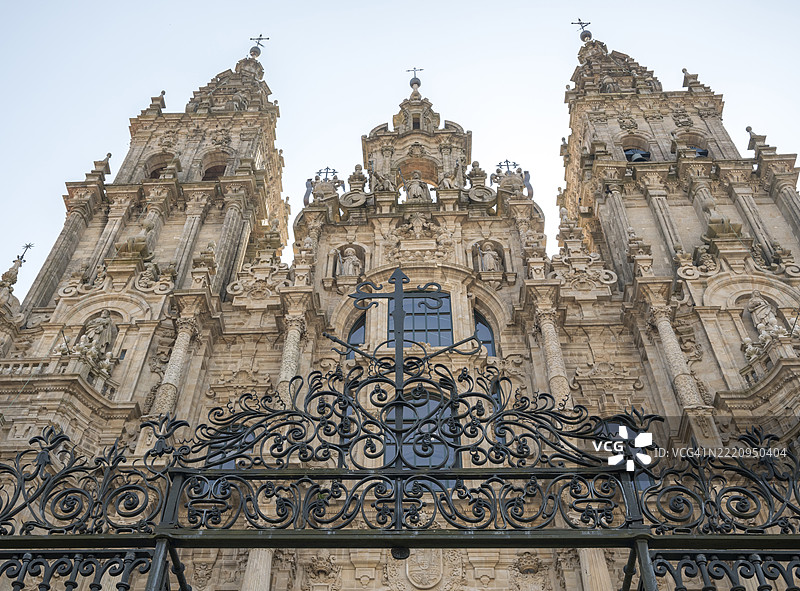 西班牙圣地亚哥德孔波斯特拉大教堂的外立面图片素材