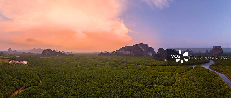 泰国普吉府的攀牙湾全景鸟瞰图图片素材
