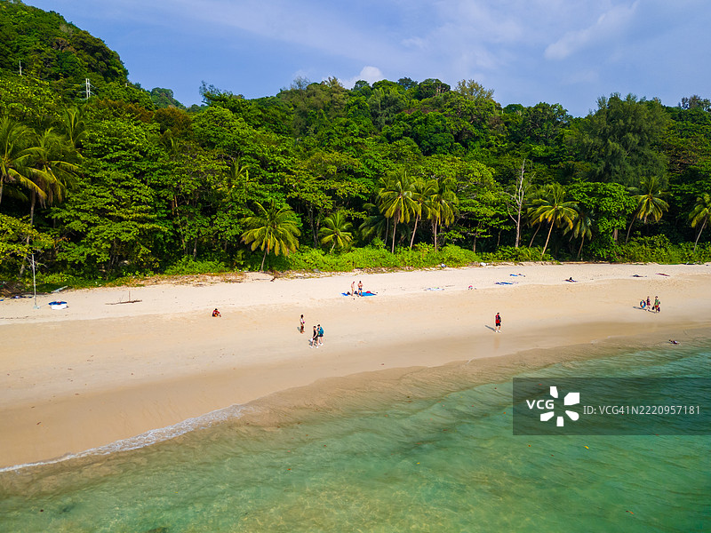 普吉岛香蕉海滩的鸟瞰图图片素材