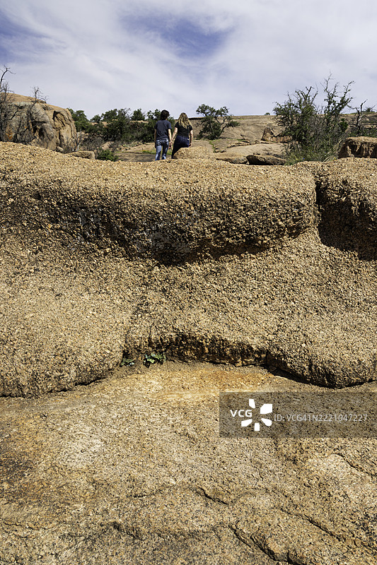 在德克萨斯州的迷人岩石徒步旅行图片素材
