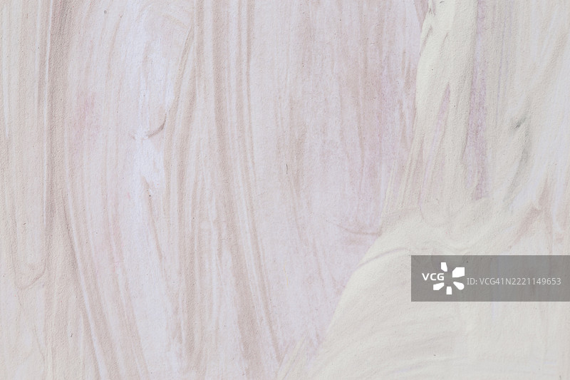 现代艺术油画和丙烯涂抹斑点画布墙面。抽象纹理黑色、青铜色、米色和棕色污渍笔触纹理背景。图片素材