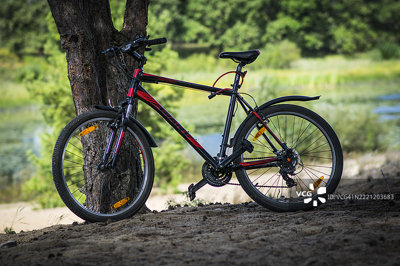 田野上自行车的特写图片素材