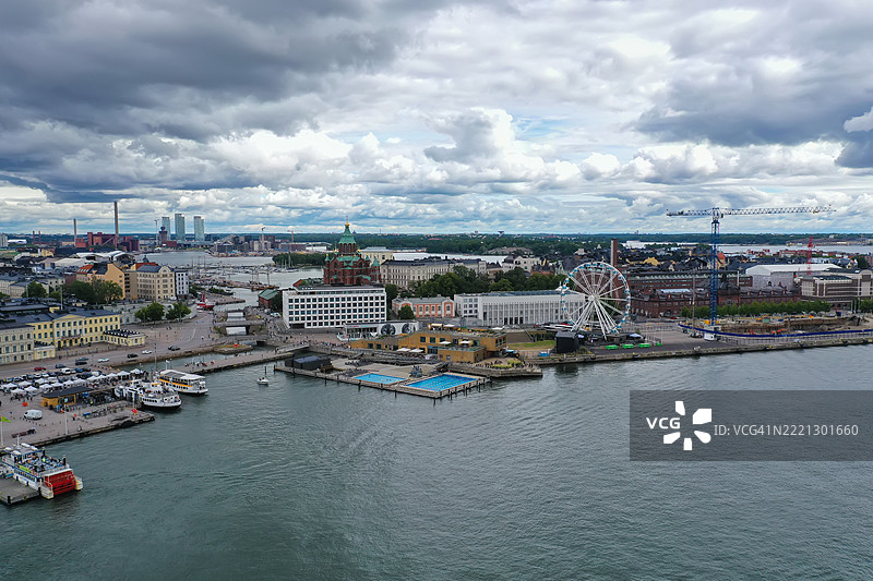 芬兰赫尔辛基城市天际线鸟瞰图图片素材
