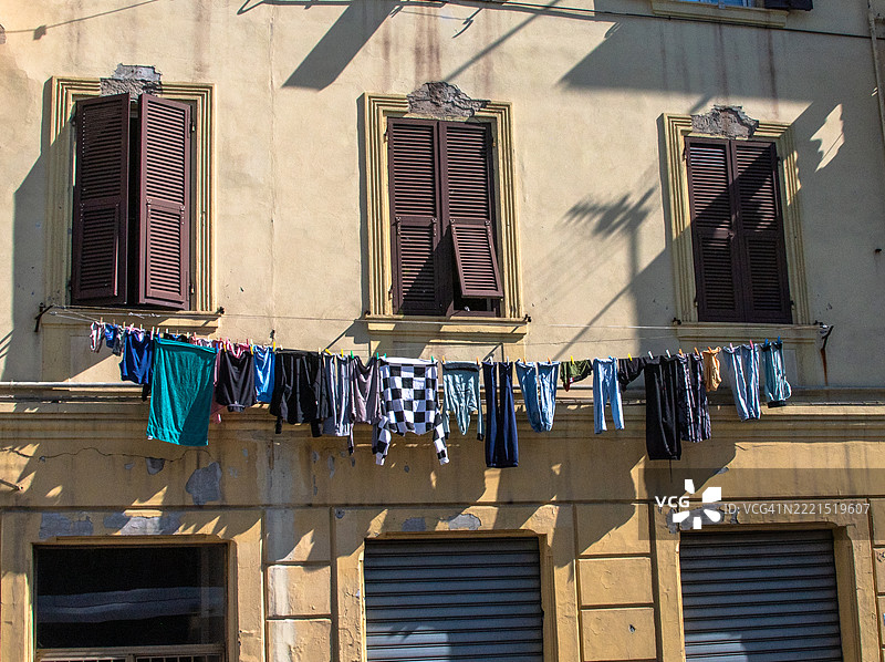 在户外晾衣服图片素材