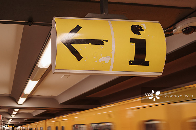 柏林地铁站的信息标志图片素材