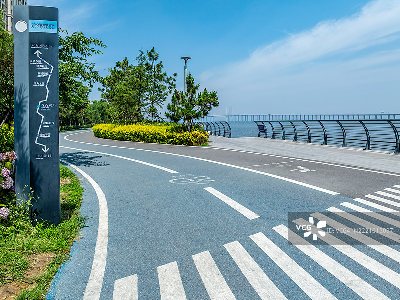 海滨自行车道图片素材