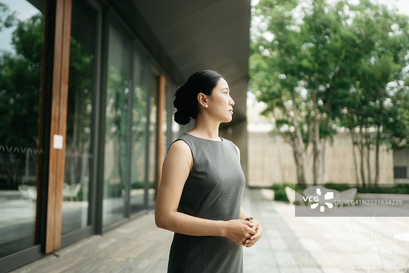 失落的女商人图片素材