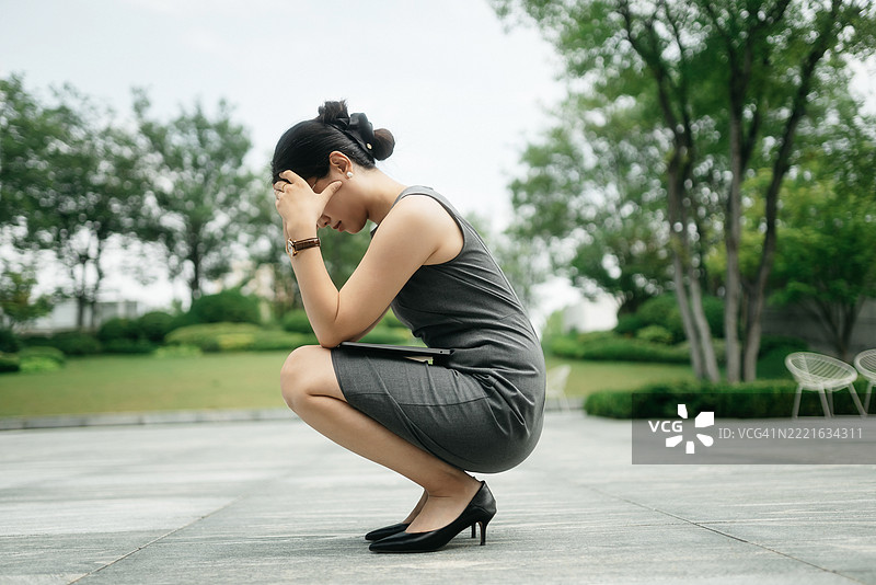 失落的女商人图片素材