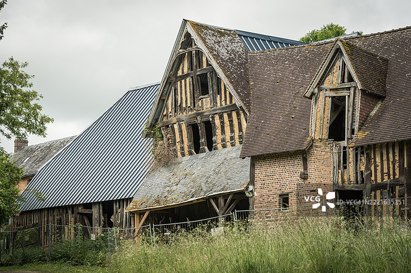 法国的废弃建筑图片素材