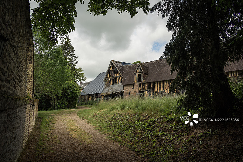 法国的一座废弃建筑图片素材