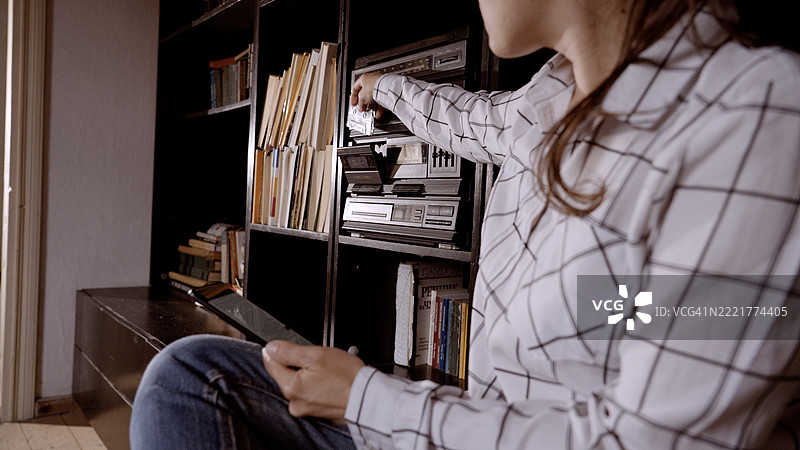 卡带复兴。复古科技与音乐热情图片素材