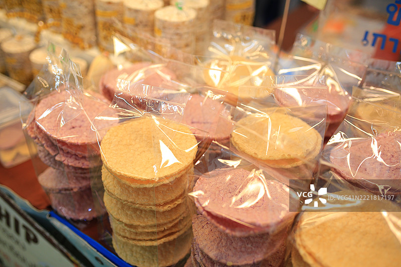 袋子里的米饼。图片素材