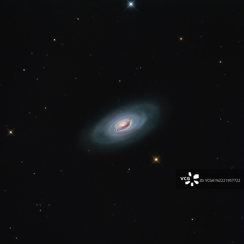 黑眼星系 - M64图片素材