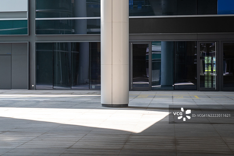 城市街道与办公大楼图片素材