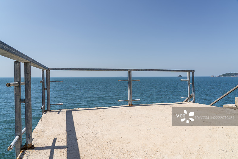 海边的观景台图片素材