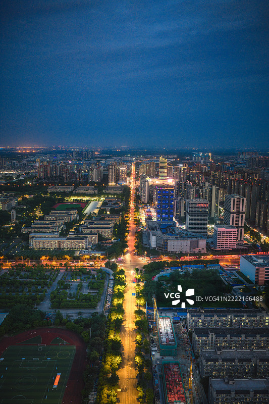 成都日落和夜景下的城市风光无人机照片图片素材