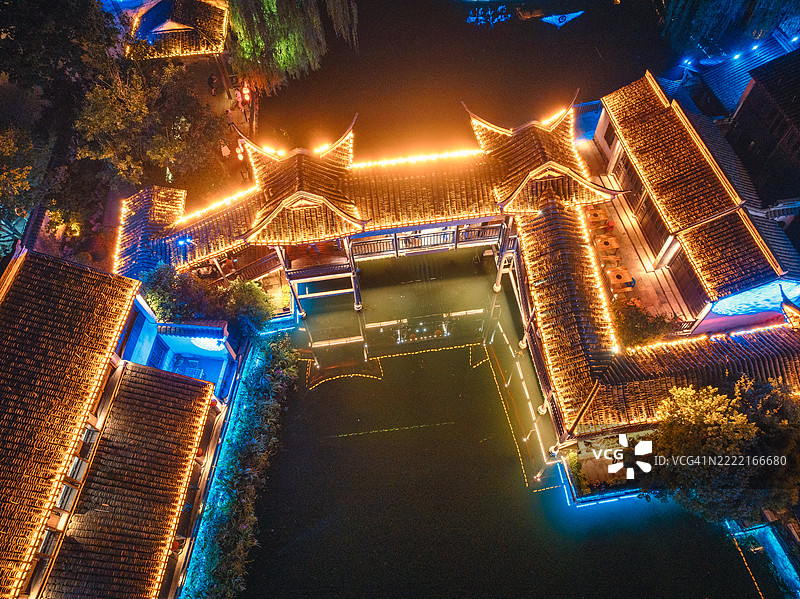 浙江湖州南浔古镇夜景的无人机航拍照片图片素材