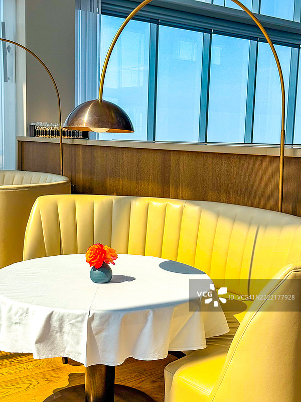 费城四季酒店JG餐厅的灯具、座椅和桌子图片素材