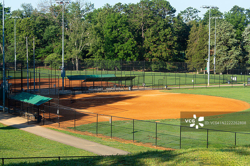 当地社区棒球休息区和球场图片素材