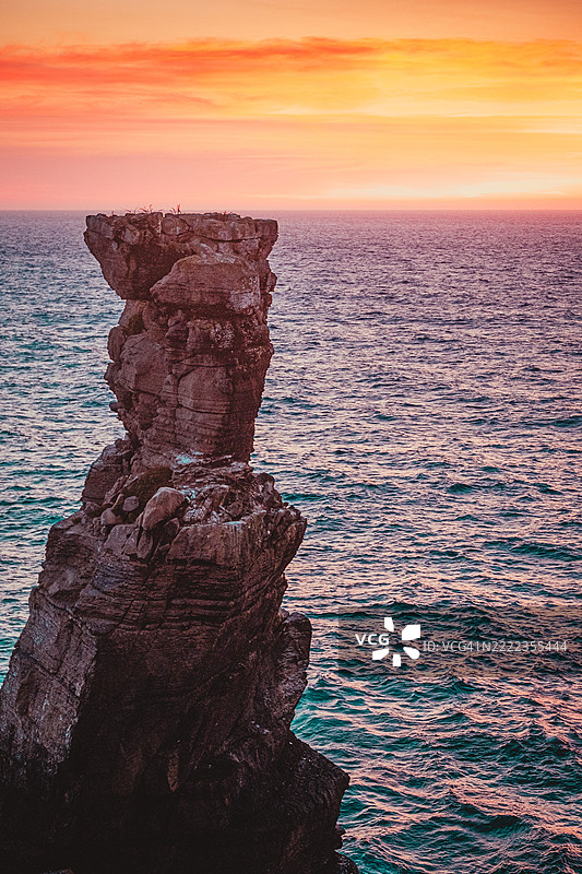 傍晚时分的佩尼切，梦幻般的景色，葡萄牙莱里亚图片素材